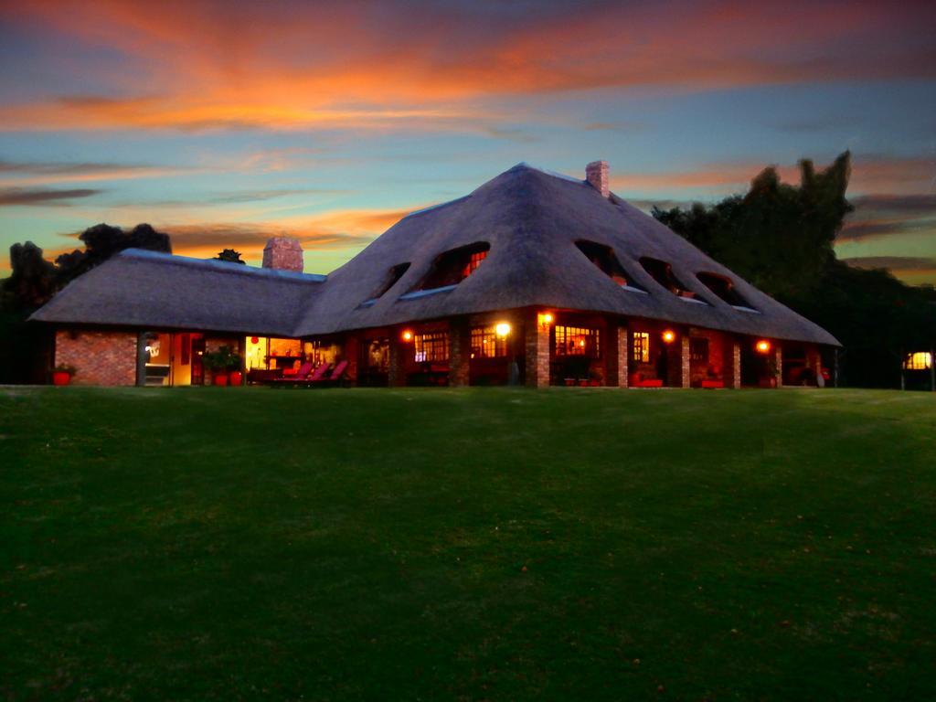 African Footprints Lodge Midrand Buitenkant foto