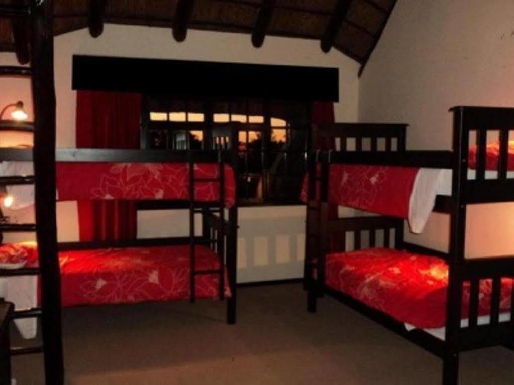 African Footprints Lodge Midrand Buitenkant foto